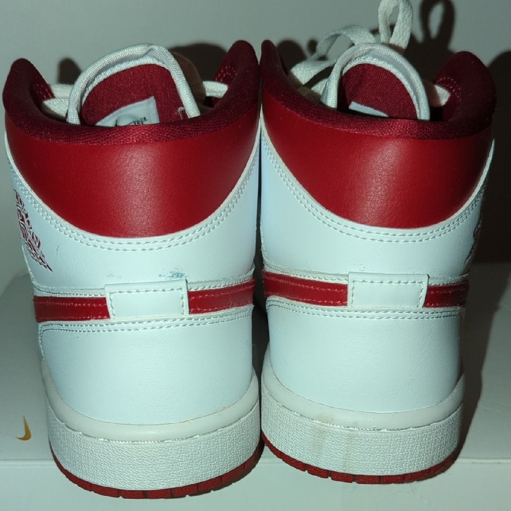 🔴 Nike Air Jordan 1 Mid Red White Sneakers W 8 1/2 | 8.5 ☁️ - Picture 10 of 16